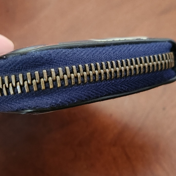 Gucci Ghost Leather Navy Zip Wallet Card Case - Picture 8 of 8